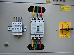 قاطع الدائرة