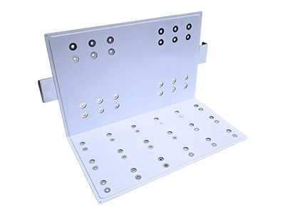 تستخدم قضبان التوصيل المصفحة في أنظمة النقل بالسكك الحديدية لتوصيل الطاقة بكفاءة