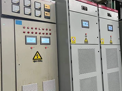 مولد القدرة غير الفعالة الاستاتيكي (SVG) للجهد المنخفض